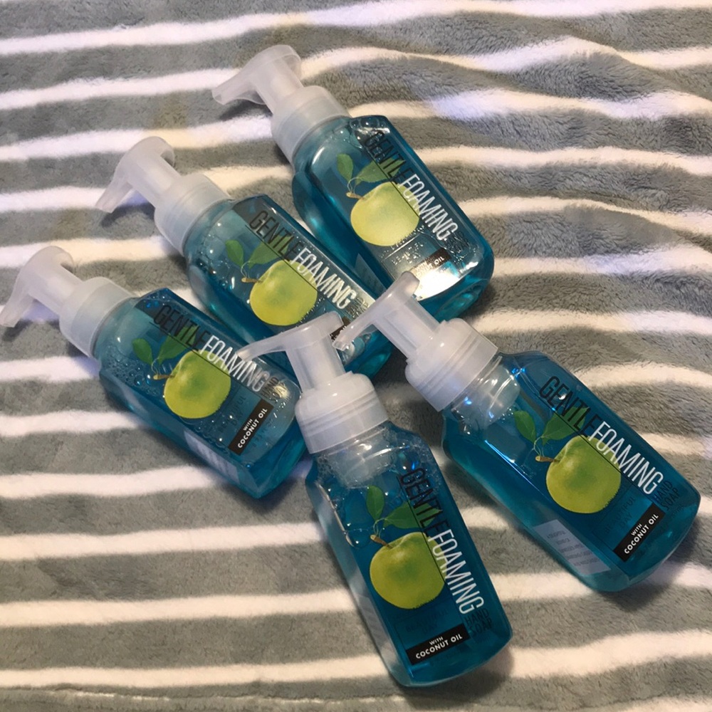 Bath and body foaming hand soap